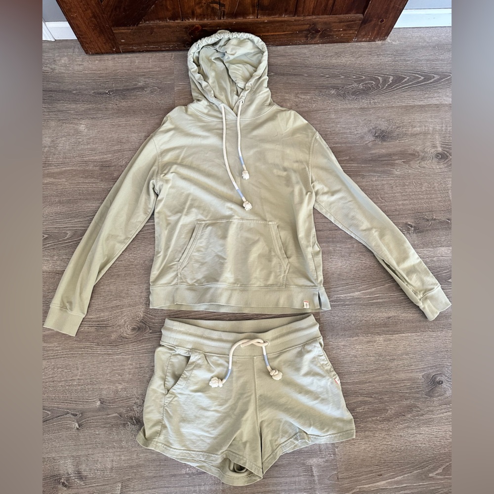 The Normal Brand - Women’s Hoodie and Matching Short
Never Worm - Small
